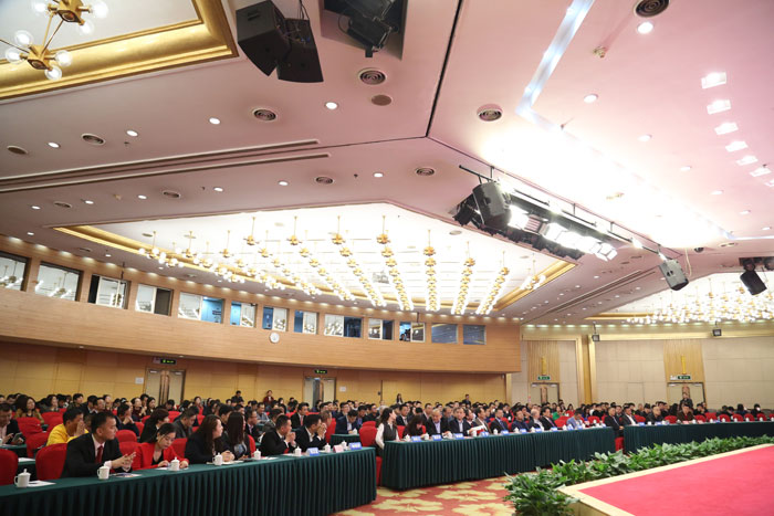 金艾陶瓷砖品牌荣获“通体仿古砖十大品牌”荣誉称号