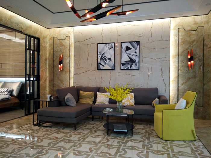 近两年,仿古砖开始风靡市场,到底是什么原因导致的呢?因为仿古砖的质感?还是因为那些老外,特别是发达国家的歪果仁特别喜欢,果仁们崇洋媚外,跟风而行?陶瓷一线品牌金艾陶瓷砖小编为您细细解说哈!