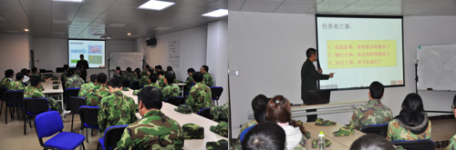 金艾陶在广州黄埔军校进行军事拓展特训